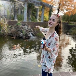 Meet your Posher, Irene